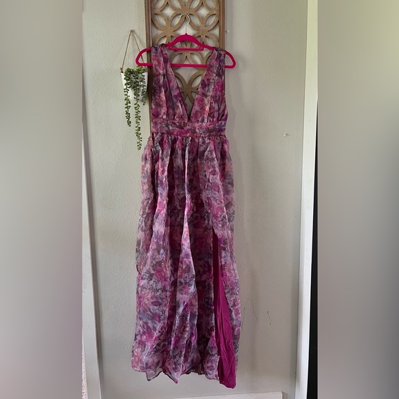 NWT Lulus women’s maxi organza dress gown. Size medium - Picture 2 of 6